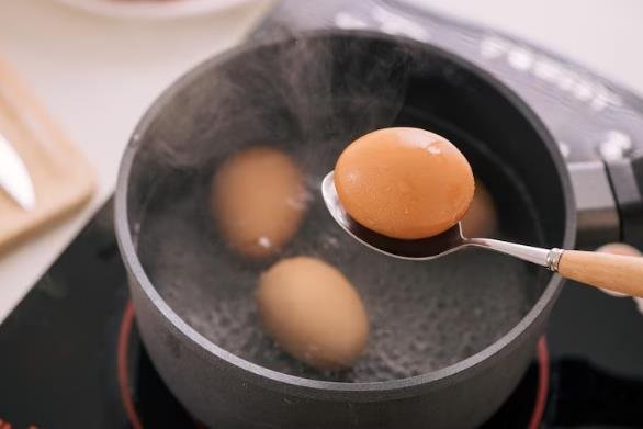 What Temp Do Eggs Need to Be Cooked To for Perfect Results?